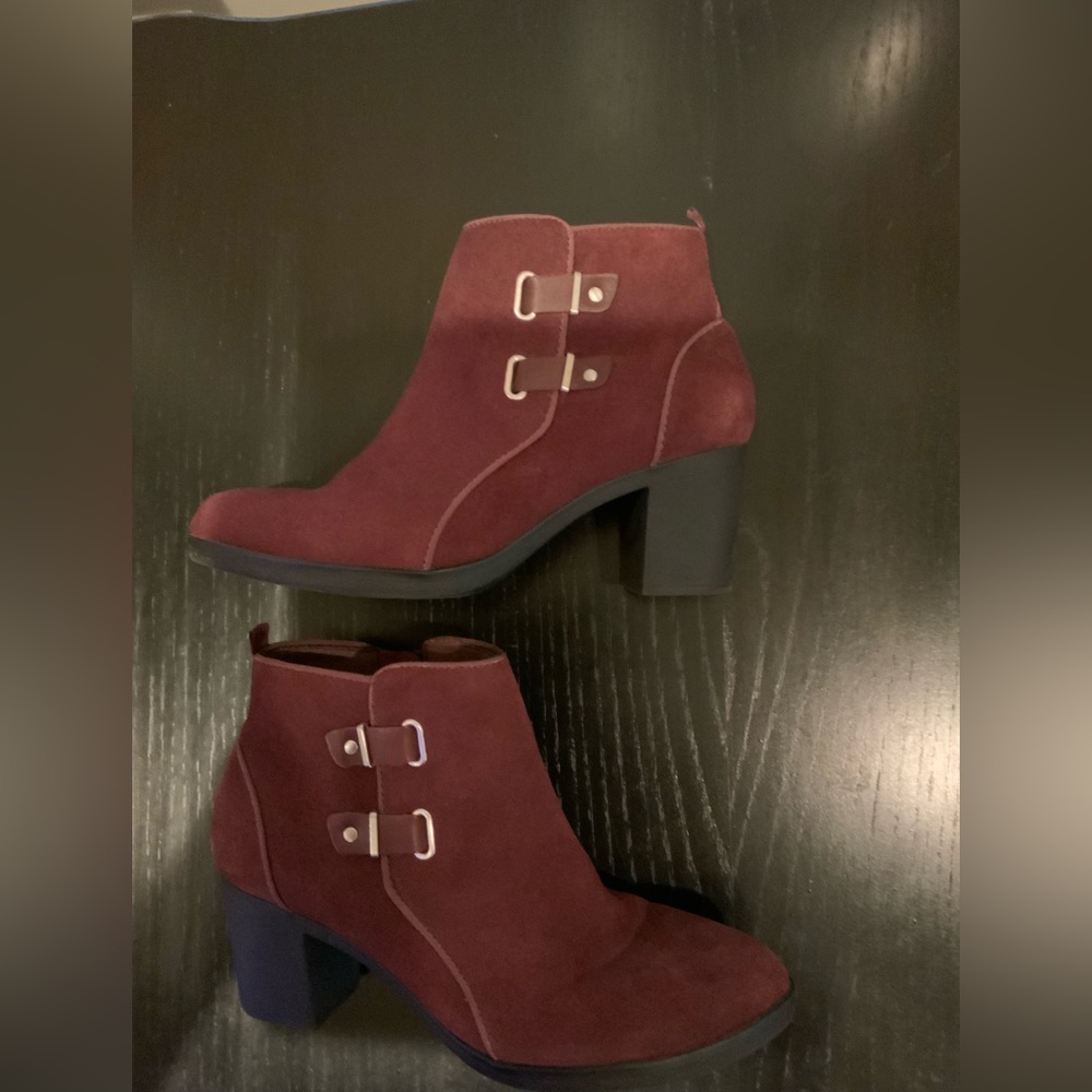 CLARKS Suede Booties Burgundy 8M